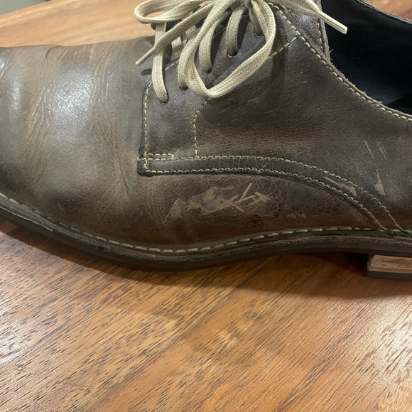 Cole Haan Brown Leather Shies with Nike Air Soles - Picture 4 of 6